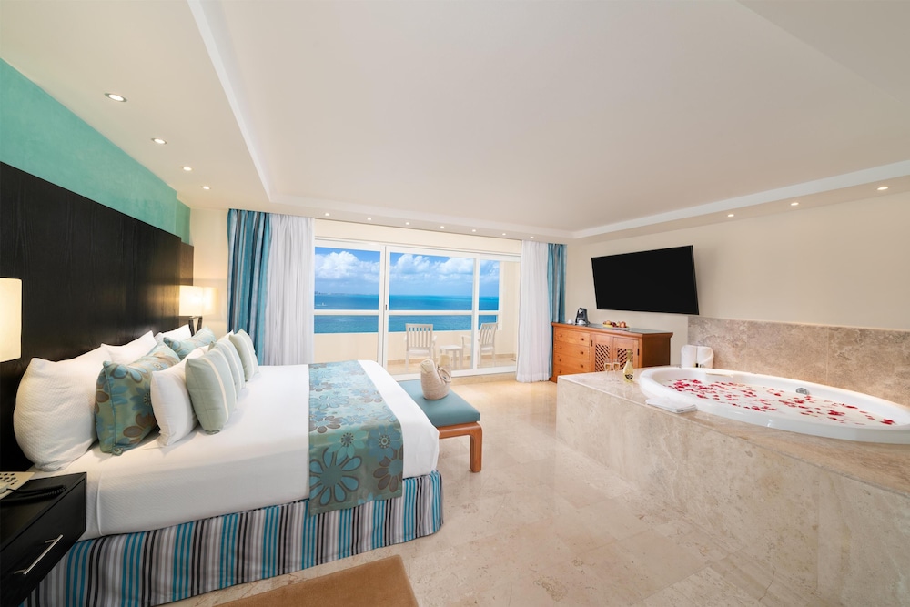 The Sens Cancun By Oasis — Hotel rooms in Cancun, Quintana Roo