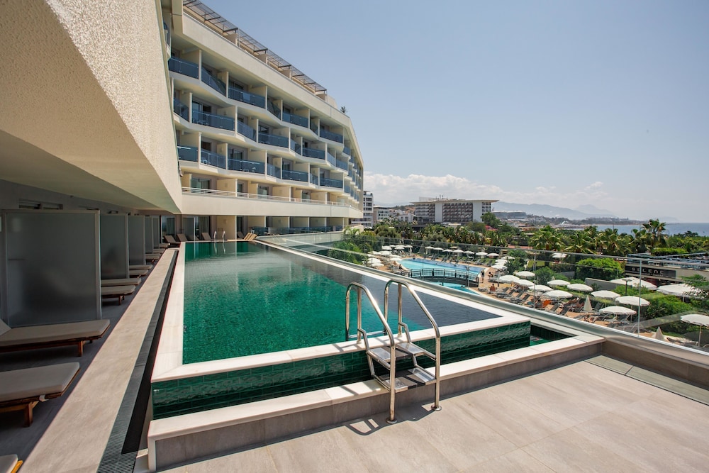 Selene Beach & Spa Hotel — Swimming pool in Alanya