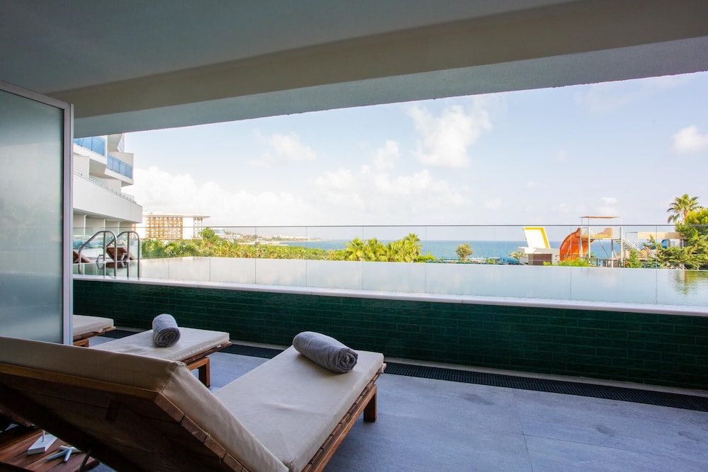 Selene Beach & Spa Hotel — Hotel rooms in Alanya