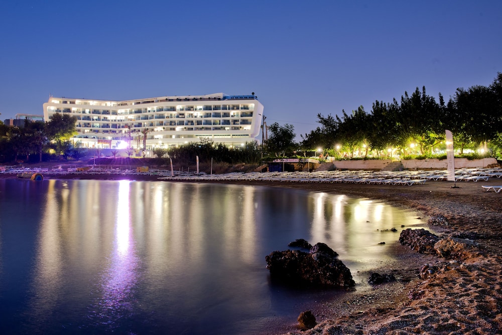 Selene Beach & Spa Hotel — Hotel building in Alanya