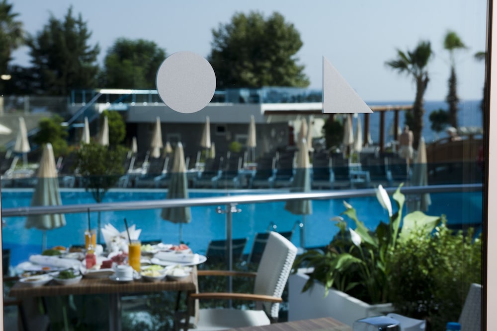 Selene Beach & Spa Hotel — Restaurant & bars in Alanya