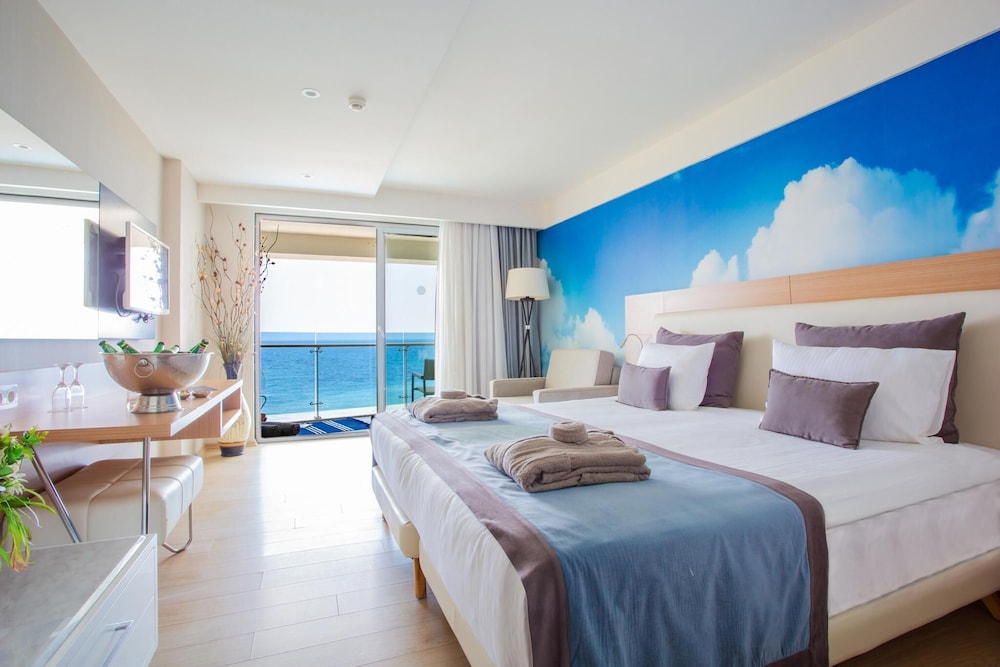 Selene Beach & Spa Hotel — Hotel rooms in Alanya