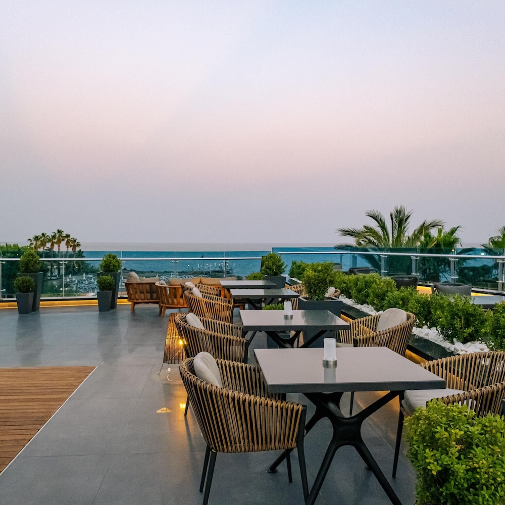 Selene Beach & Spa Hotel — Restaurant & bars in Alanya