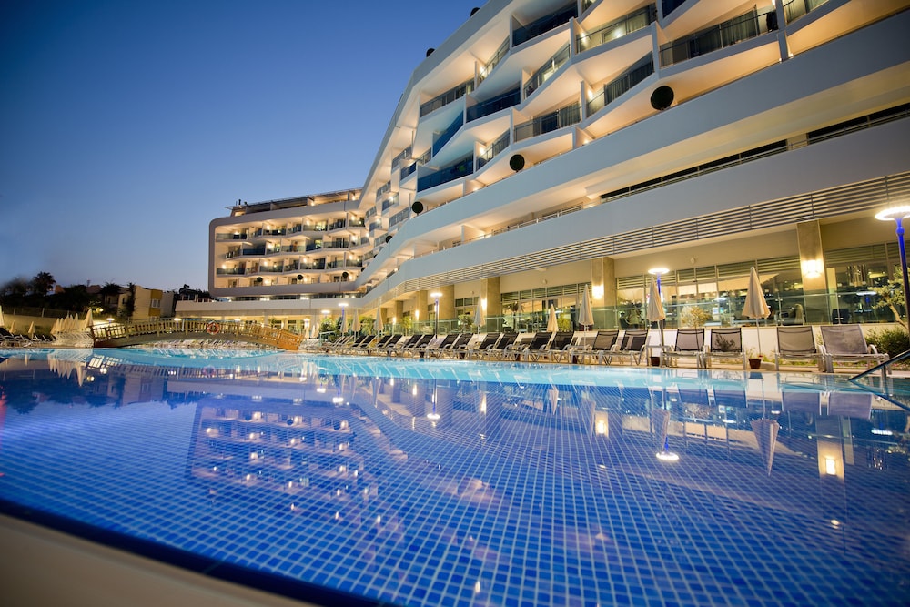 Selene Beach & Spa Hotel — Swimming pool in Alanya