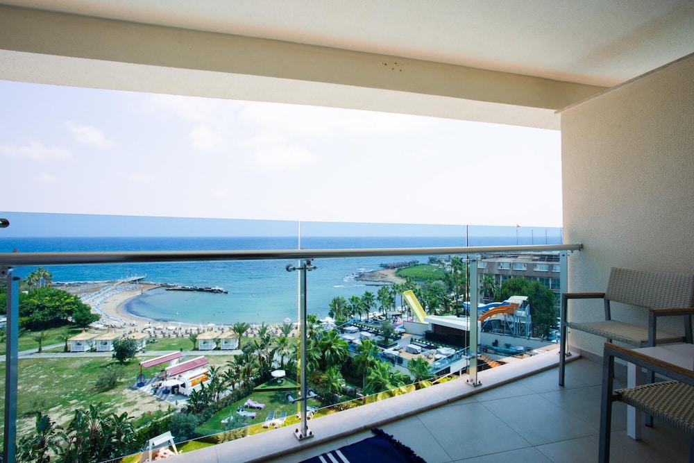 Selene Beach & Spa Hotel — Hotel rooms in Alanya