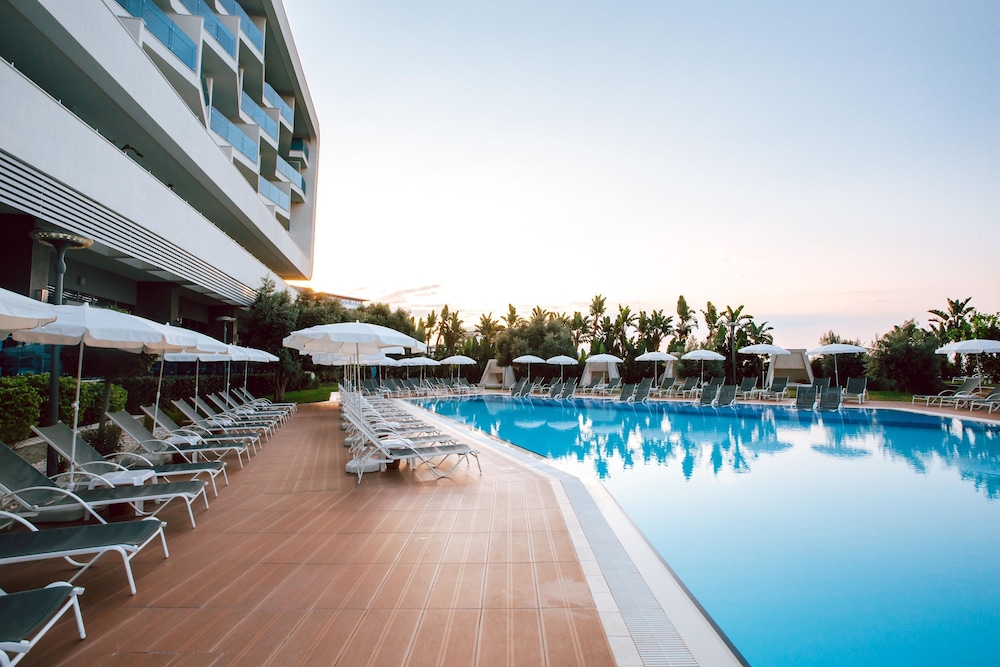 Selene Beach & Spa Hotel — Swimming pool in Alanya