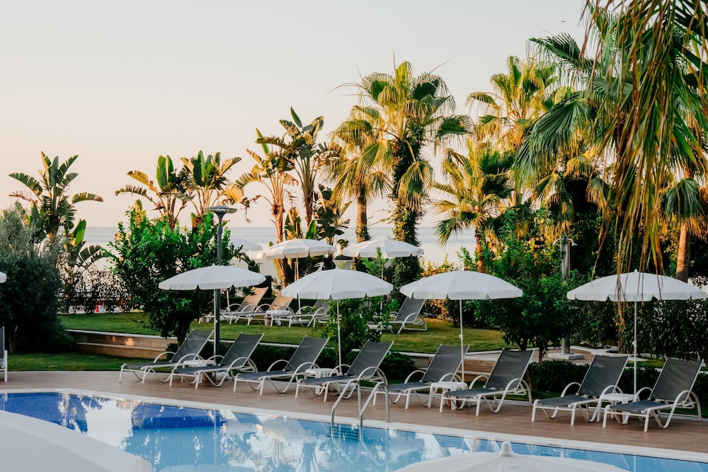 Selene Beach & Spa Hotel — Swimming pool in Alanya