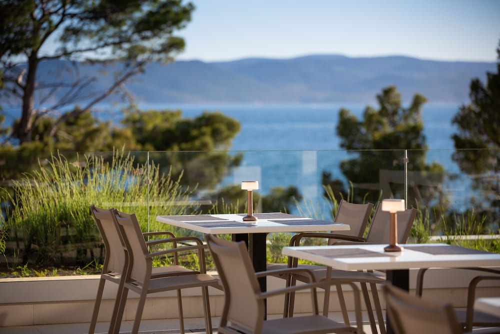 Bluesun Mala Berulia — Restaurant & bars in Brela, Split-Dalmatia