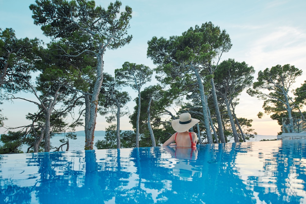 Bluesun Mala Berulia — Swimming pool in Brela, Split-Dalmatia