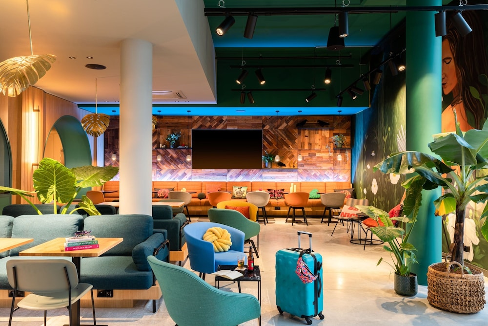 Moxy Paris Val D’Europe — Restaurant & bars in Disneyland Paris, Ile-de-France