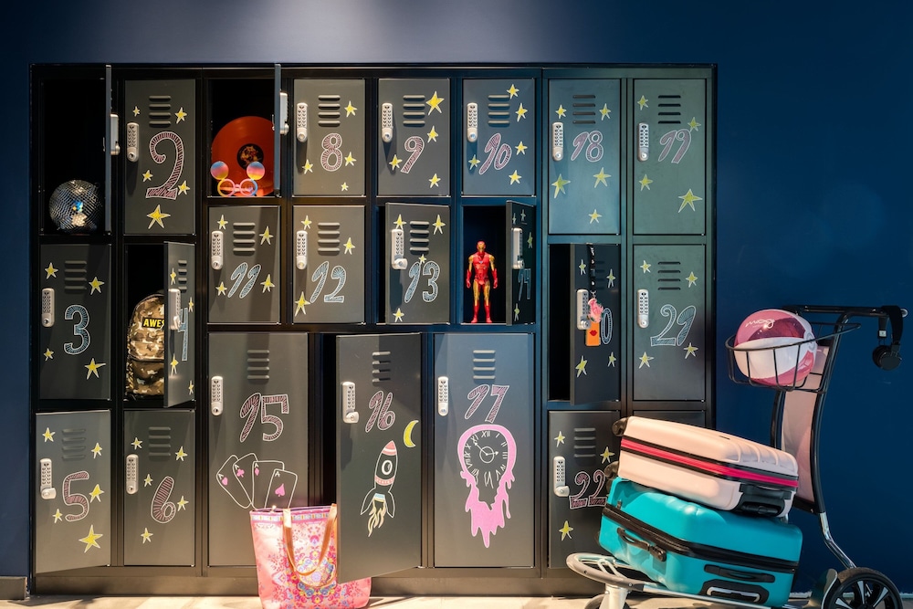 Moxy Paris Val D’Europe — Attractions for children in Disneyland Paris, Ile-de-France