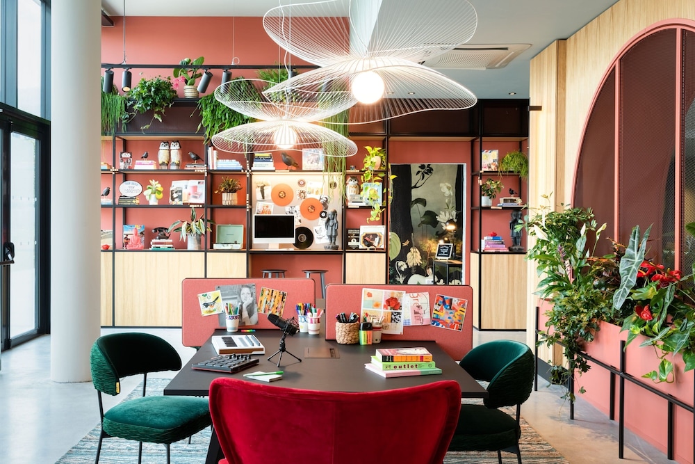 Moxy Paris Val D’Europe — Hotel rooms in Disneyland Paris, Ile-de-France