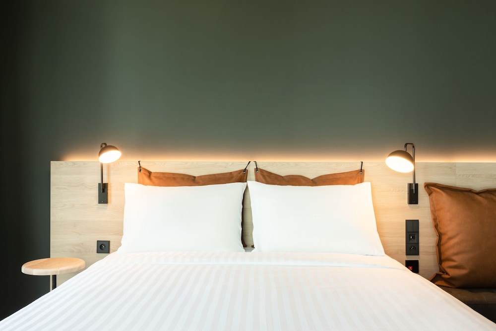 Moxy Paris Val D’Europe — Hotel rooms in Disneyland Paris, Ile-de-France