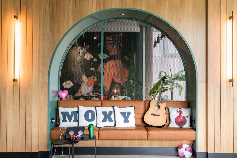 Moxy Paris Val D’Europe — Restaurant & bars in Disneyland Paris, Ile-de-France
