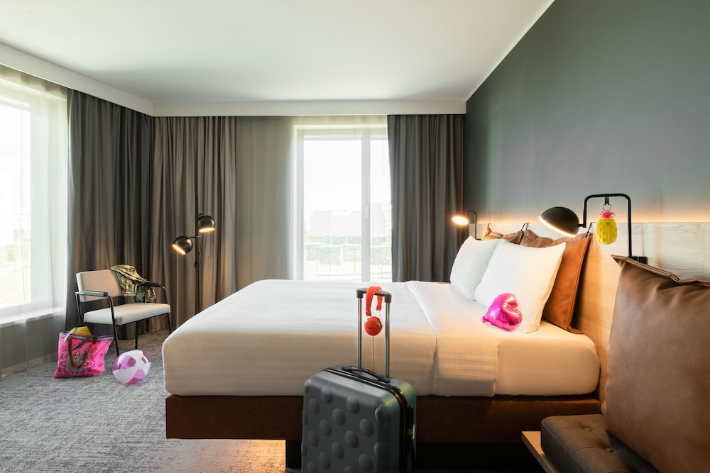 Moxy Paris Val D’Europe — Hotel rooms in Disneyland Paris, Ile-de-France