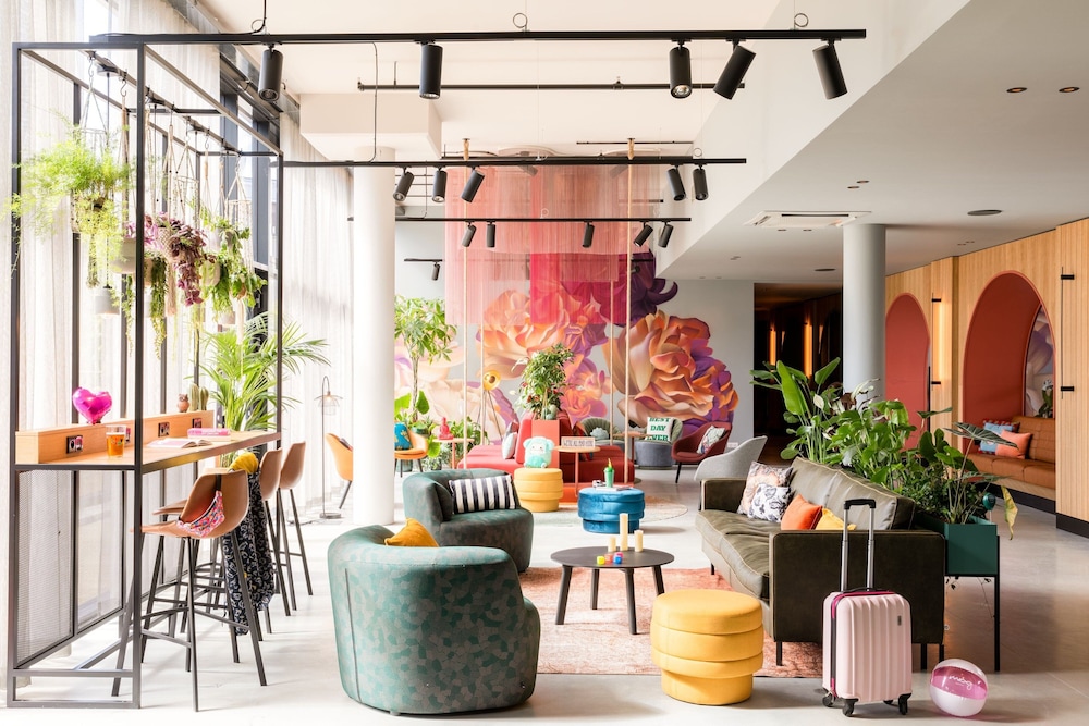 Moxy Paris Val D’Europe — Restaurant & bars in Disneyland Paris, Ile-de-France
