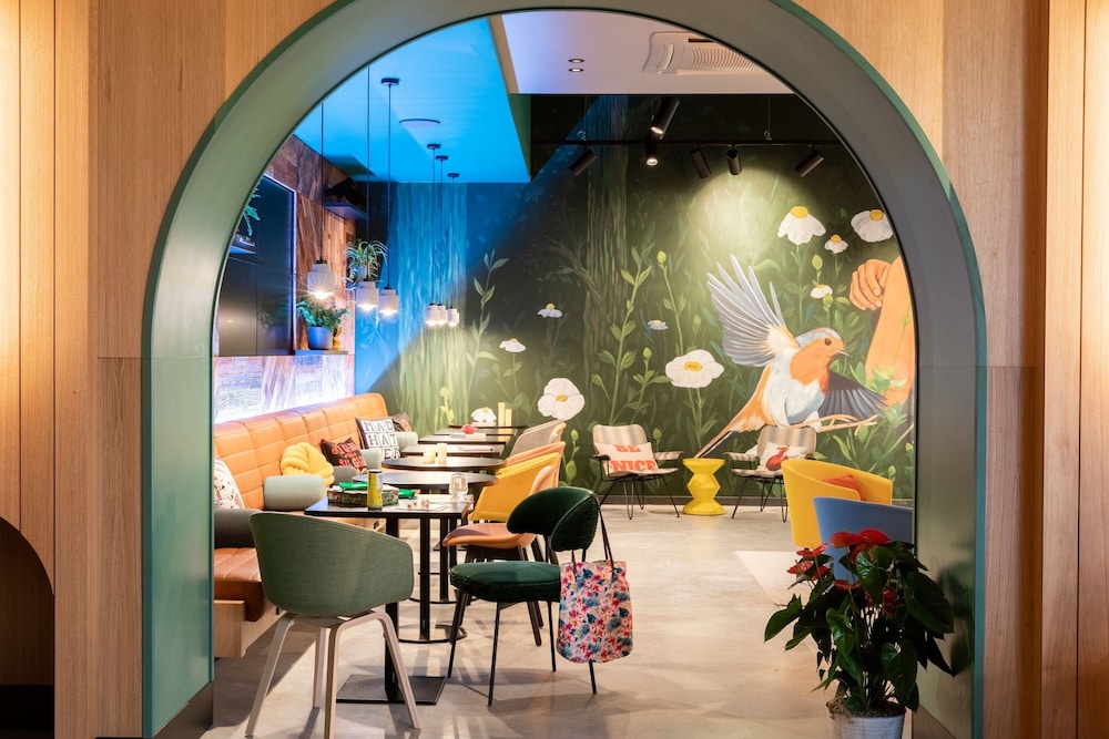Moxy Paris Val D’Europe — Restaurant & bars in Disneyland Paris, Ile-de-France