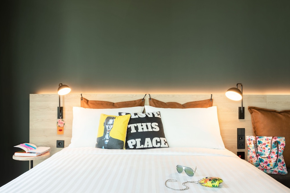 Moxy Paris Val D’Europe — Hotel rooms in Disneyland Paris, Ile-de-France