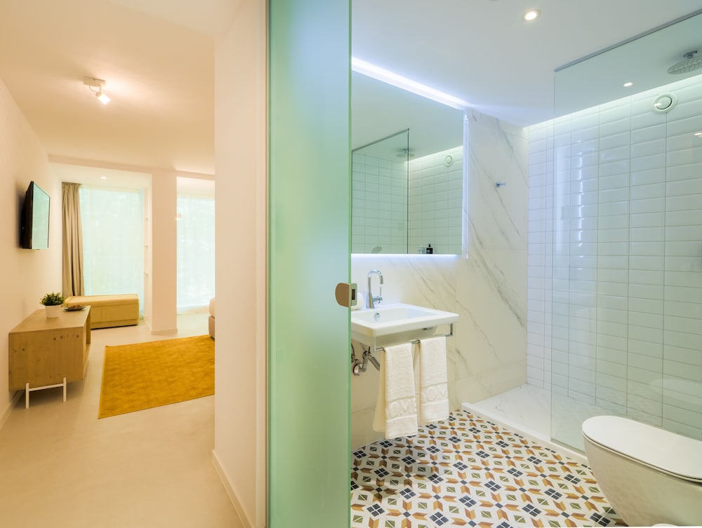 ibis Styles Golden Sands Roomer Hotel — Hotel rooms in Golden Sands, Varna Region