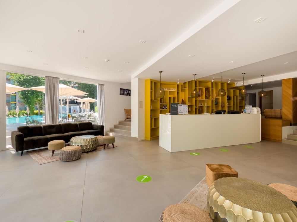 ibis Styles Golden Sands Roomer Hotel — Hotel building in Golden Sands, Varna Region