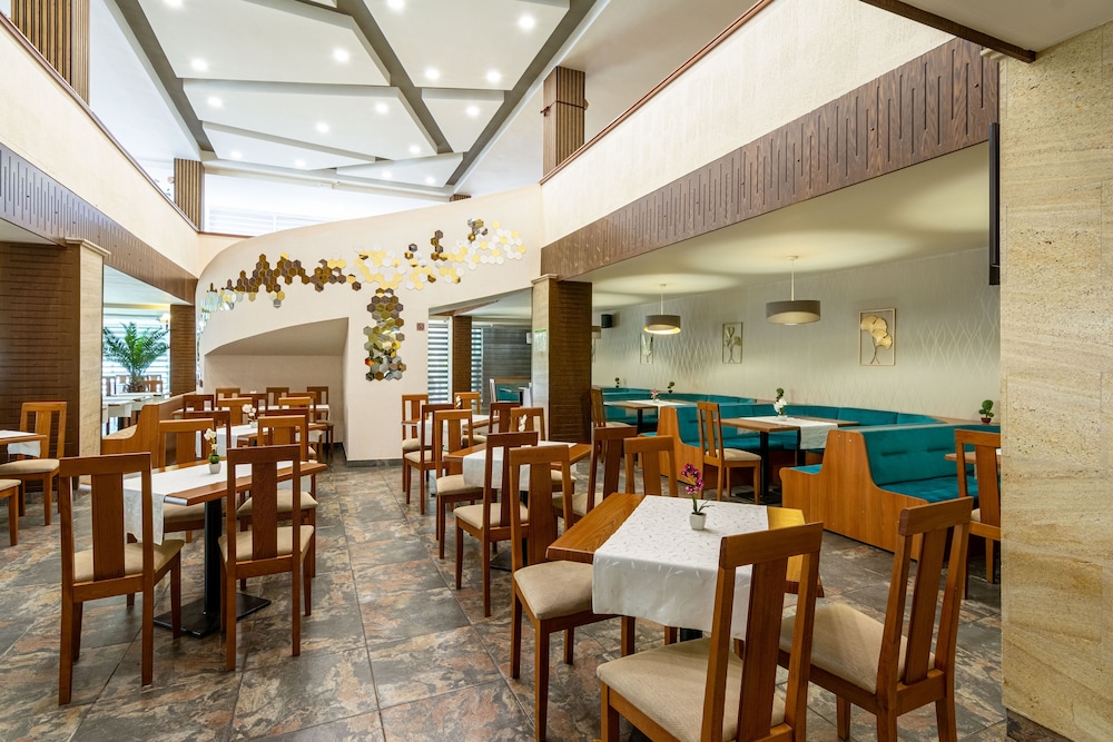 BSA Gradina Hotel All Inclusive — Restaurant & bars in Golden Sands, Varna Region
