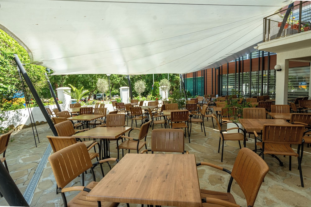 BSA Gradina Hotel All Inclusive — Restaurant & bars in Golden Sands, Varna Region