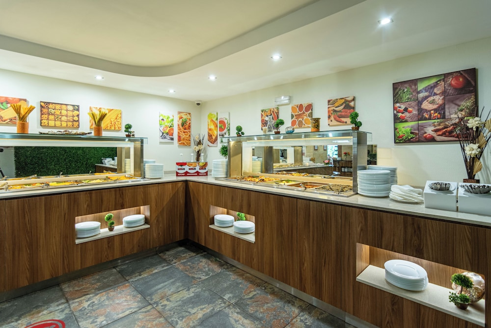 BSA Gradina Hotel All Inclusive — Restaurant & bars in Golden Sands, Varna Region