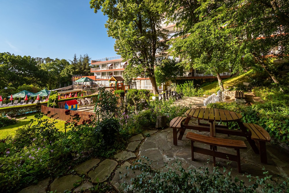 BSA Gradina Hotel All Inclusive — Hotel building in Golden Sands, Varna Region