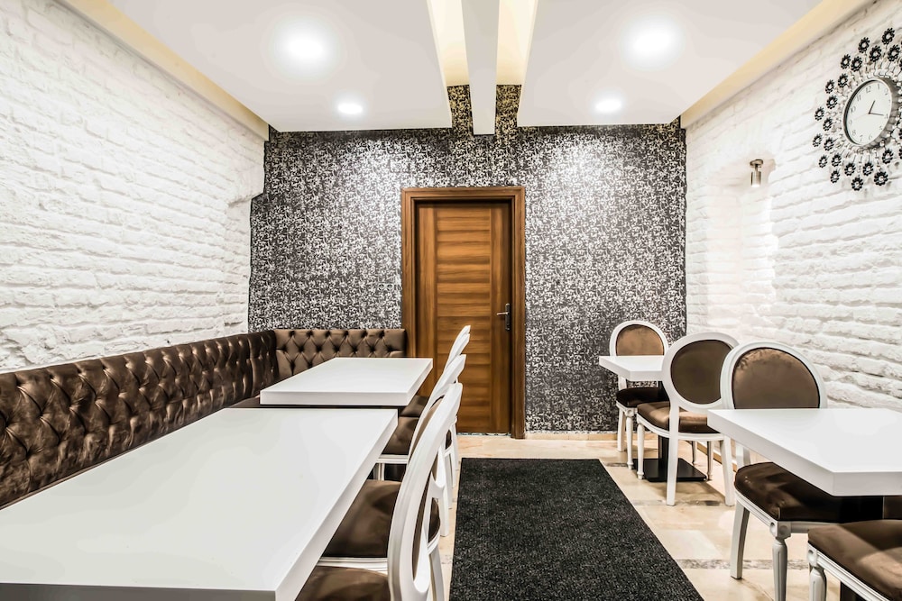Lazz City Hotel — Restaurant & bars in Istanbul, Istanbul