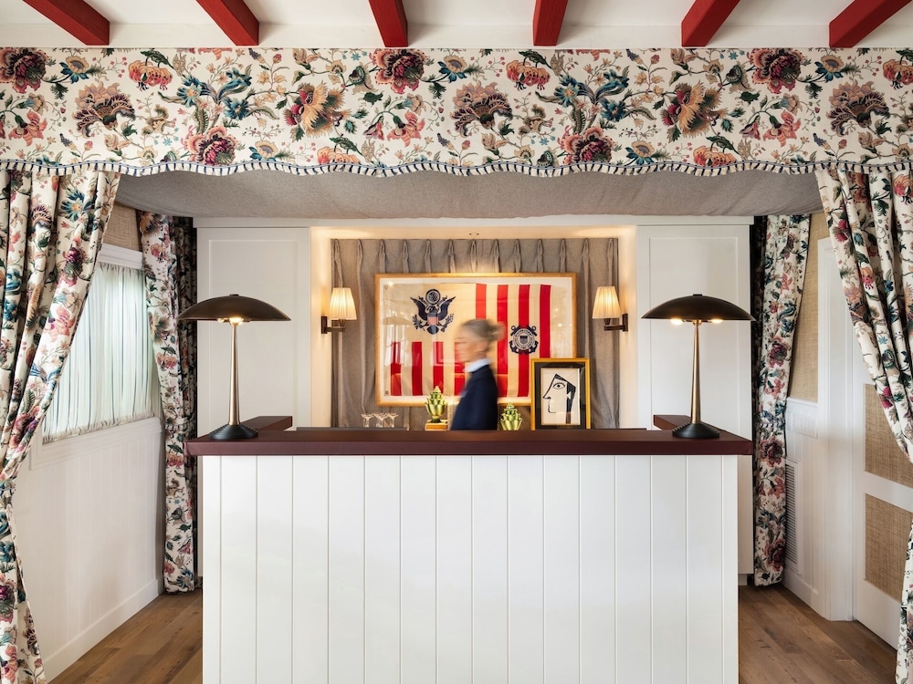 Le Petit Pali Laguna Beach — Restaurant & bars in Laguna Beach, California
