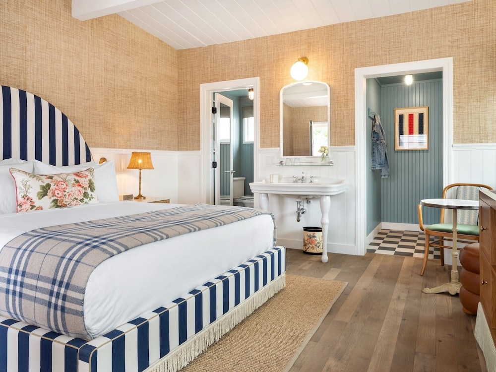 Le Petit Pali Laguna Beach — Hotel rooms in Laguna Beach, California
