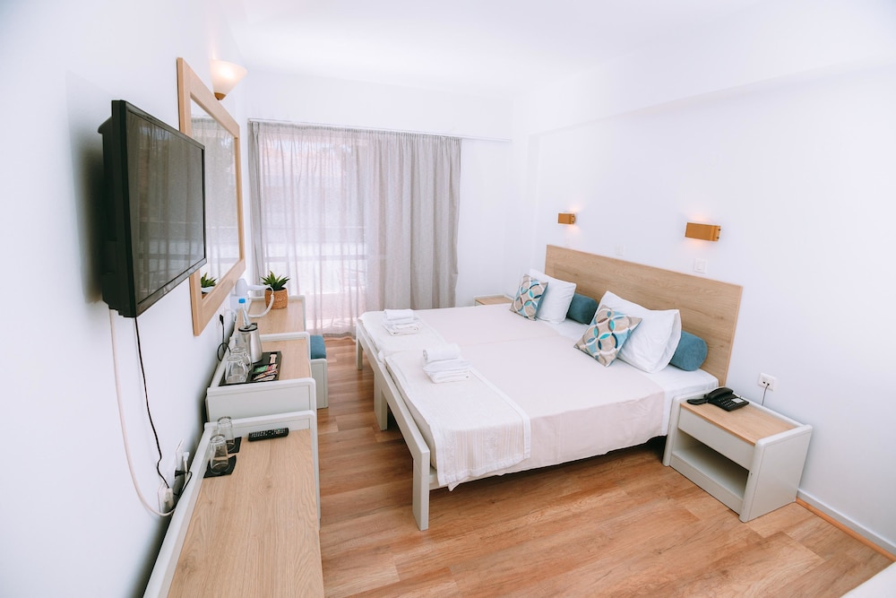 Santa Marina Unique Hotel — Hotel rooms in Ammoudara (Agios Nikolaos)