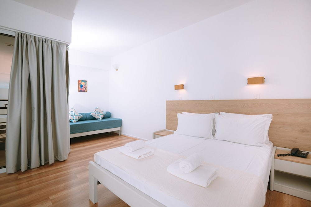 Santa Marina Unique Hotel — Hotel rooms in Ammoudara (Agios Nikolaos)