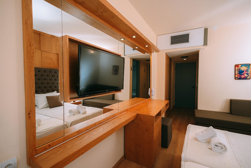 Santa Marina Unique Hotel — Hotel rooms in Ammoudara (Agios Nikolaos)