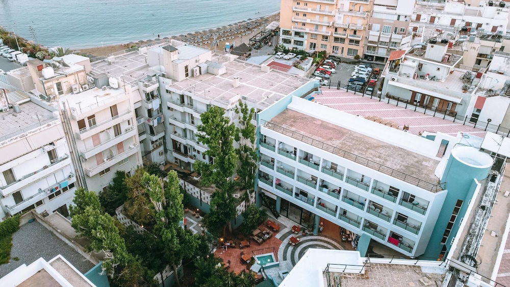 Santa Marina Unique Hotel - zdjęcie 2