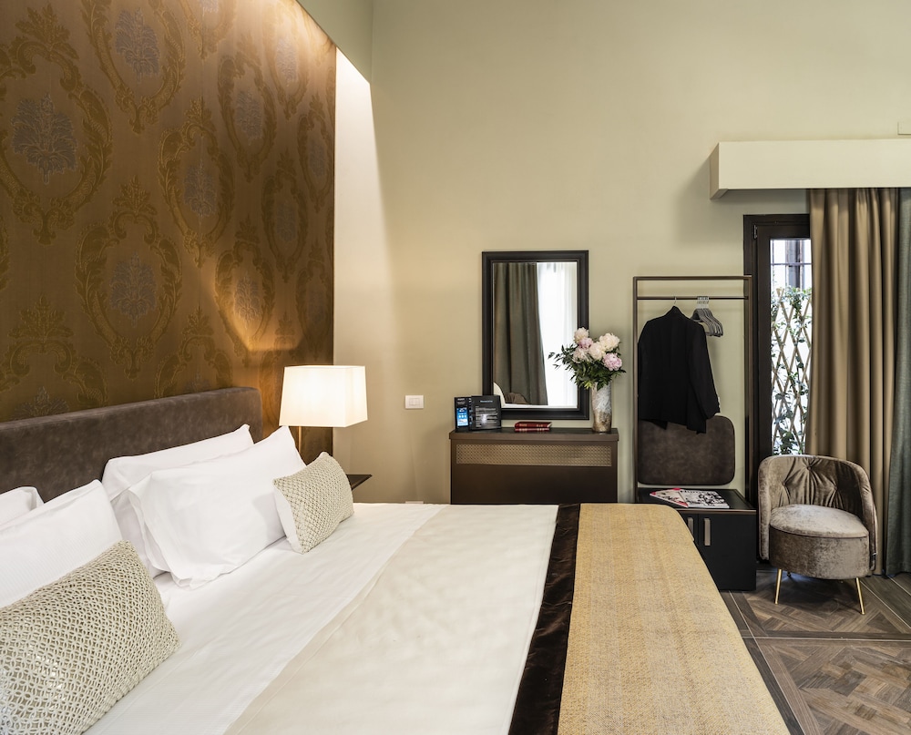 Corte Guelfa — Hotel rooms in Florence, Tuscany