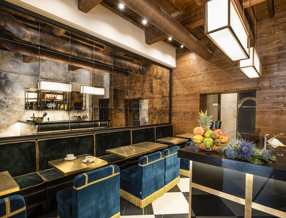Corte Guelfa — Restaurant & bars in Florence, Tuscany