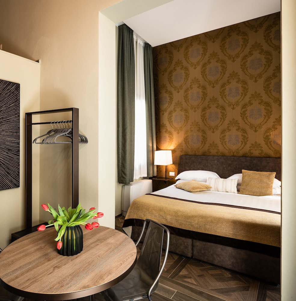 Corte Guelfa — Hotel rooms in Florence, Tuscany