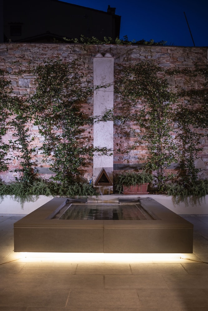 Corte Guelfa — Hotel building in Florence, Tuscany