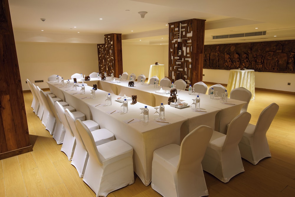 Araliya Beach Resort & Spa Unawatuna- Where you meet the sea all year — Restaurant & bars in Unawatuna, Southern Province