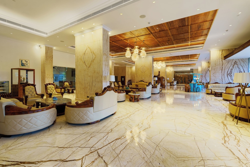 Araliya Beach Resort & Spa Unawatuna- Where you meet the sea all year — Hotel building in Unawatuna, Southern Province