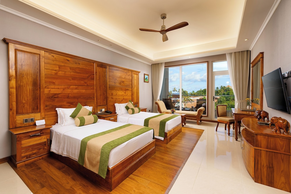 Araliya Beach Resort & Spa Unawatuna- Where you meet the sea all year — Hotel rooms in Unawatuna, Southern Province