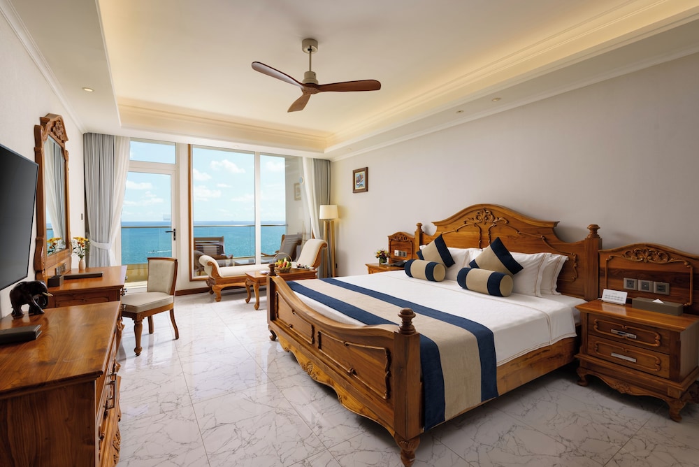 Araliya Beach Resort & Spa Unawatuna- Where you meet the sea all year — Hotel rooms in Unawatuna, Southern Province