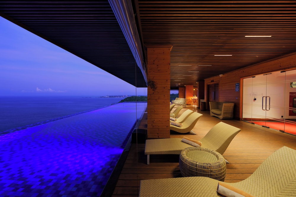 Araliya Beach Resort & Spa Unawatuna- Where you meet the sea all year — Swimming pool in Unawatuna, Southern Province