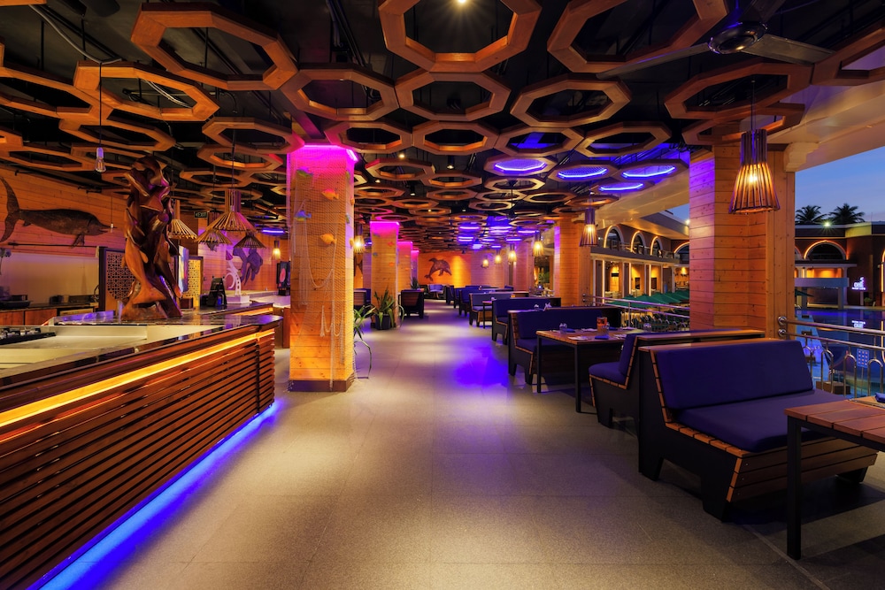 Araliya Beach Resort & Spa Unawatuna- Where you meet the sea all year — Restaurant & bars in Unawatuna, Southern Province