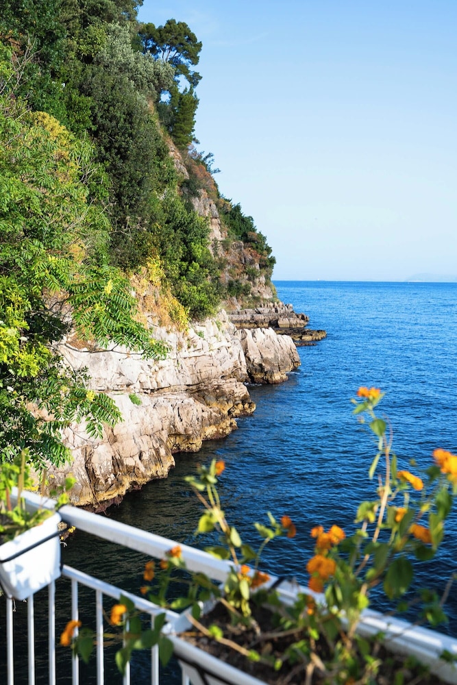 Admiral Hotel — Attractions in the area in Sorrento, Campania