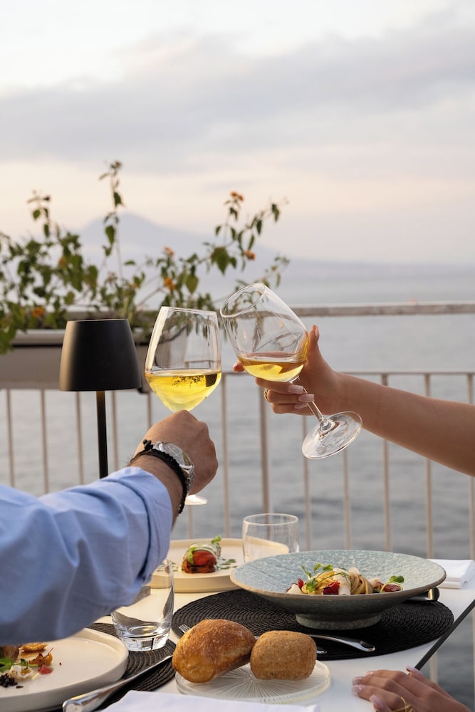 Admiral Hotel — Restaurant & bars in Sorrento, Campania