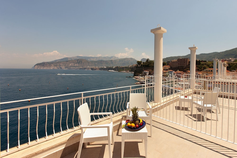 Admiral Hotel — Attractions in the area in Sorrento, Campania