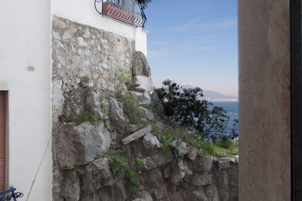 Admiral Hotel — Attractions in the area in Sorrento, Campania