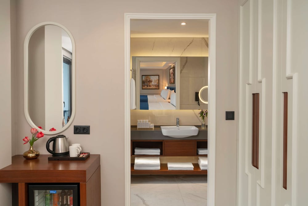 Royan Hotel Hagia Sophia Istanbul, A Member Of Radisson Individuals — Hotel rooms in Istanbul, Istanbul